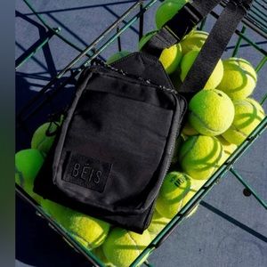 NWT Beis Travel Sport Sling in Black